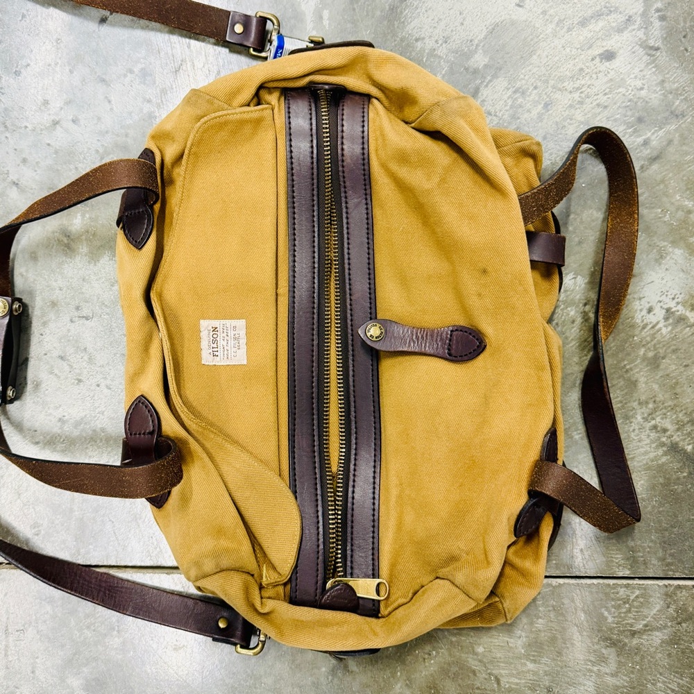 Filson Small Rugged Twill Duffel Bag with Leather Straps